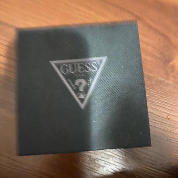 Guess watch - Picture 3 of 3